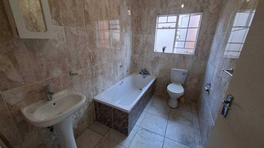 To Let 3 Bedroom Property for Rent in Waterval East North West